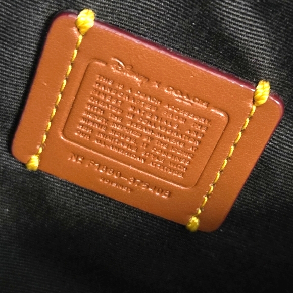 Coach X Disney - Minnie Mouse - Black and Tan Leather Wristlet - Picture 4 of 5